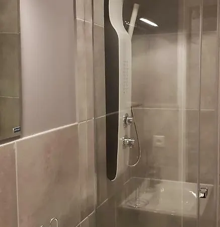 Prochnika 49 ホームステイ ウッチ