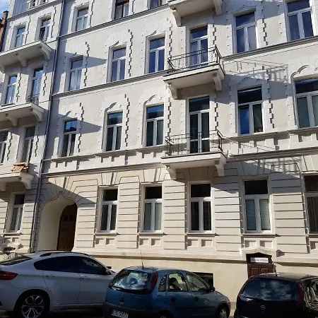 Prochnika 49 *