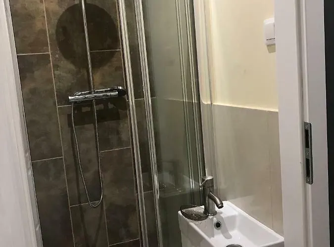 Δωμάτια σε οικογενειακή κατοικία Prochnika 49 *