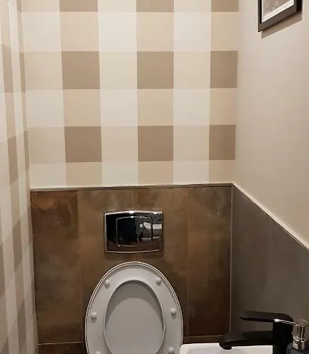 Δωμάτια σε οικογενειακή κατοικία Prochnika 49 *