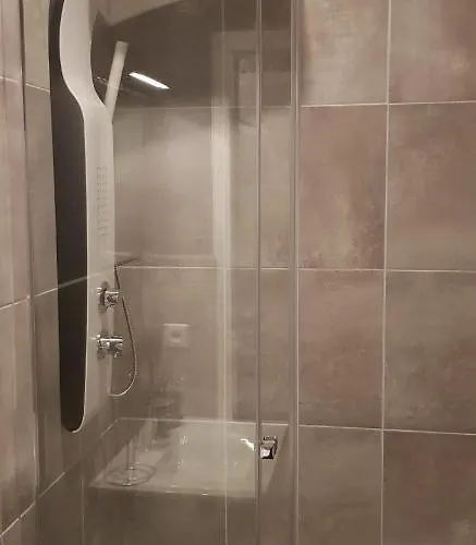 Δωμάτια σε οικογενειακή κατοικία Prochnika 49 *